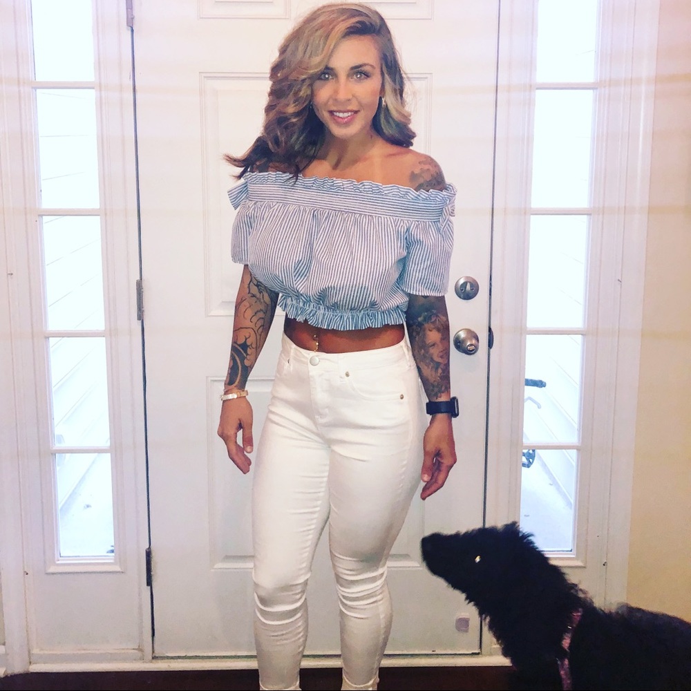 Pin strip off the shoulder crop
